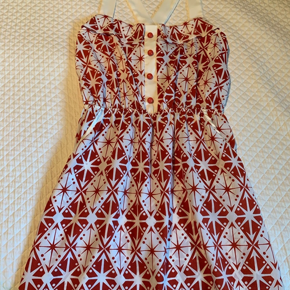 Mod vintage-inspired top starburst firecracker